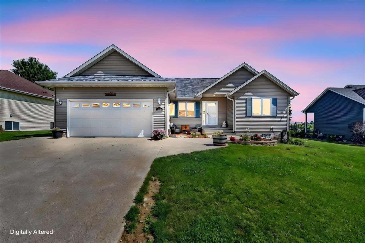 105 W 16th Street West Liberty IA 52776
