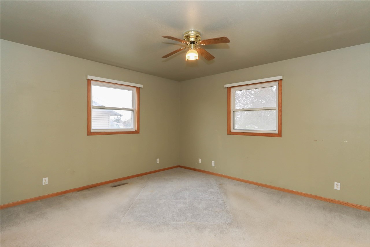 1107 E Adams Street Washington IA 52353