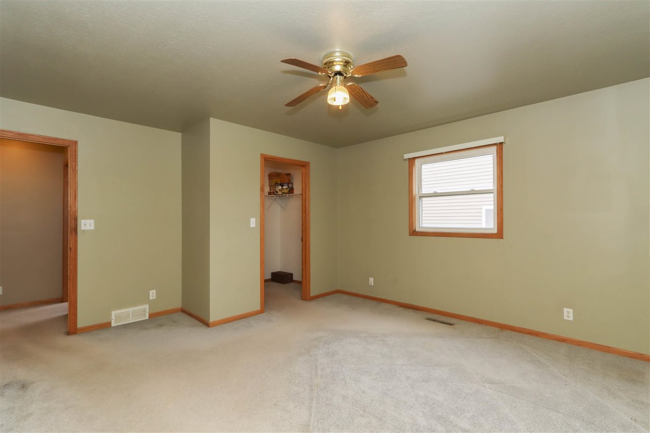 1107 E Adams Street Washington IA 52353