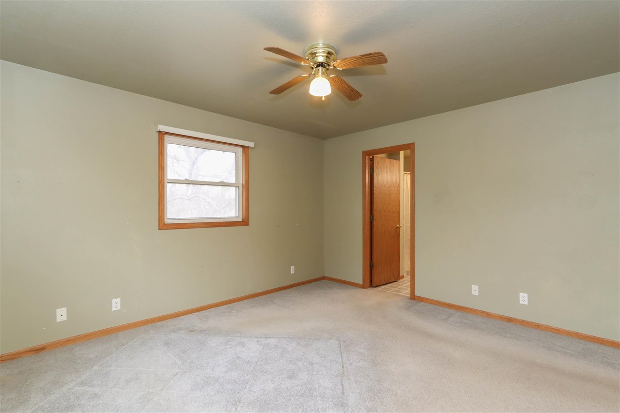 1107 E Adams Street Washington IA 52353