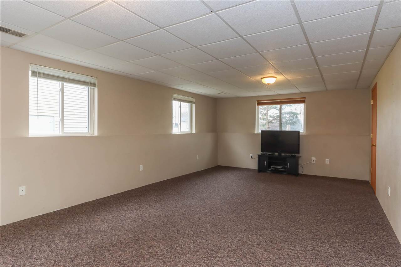 1107 E Adams Street Washington IA 52353