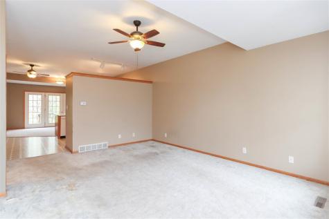 1107 E Adams Street Washington IA 52353