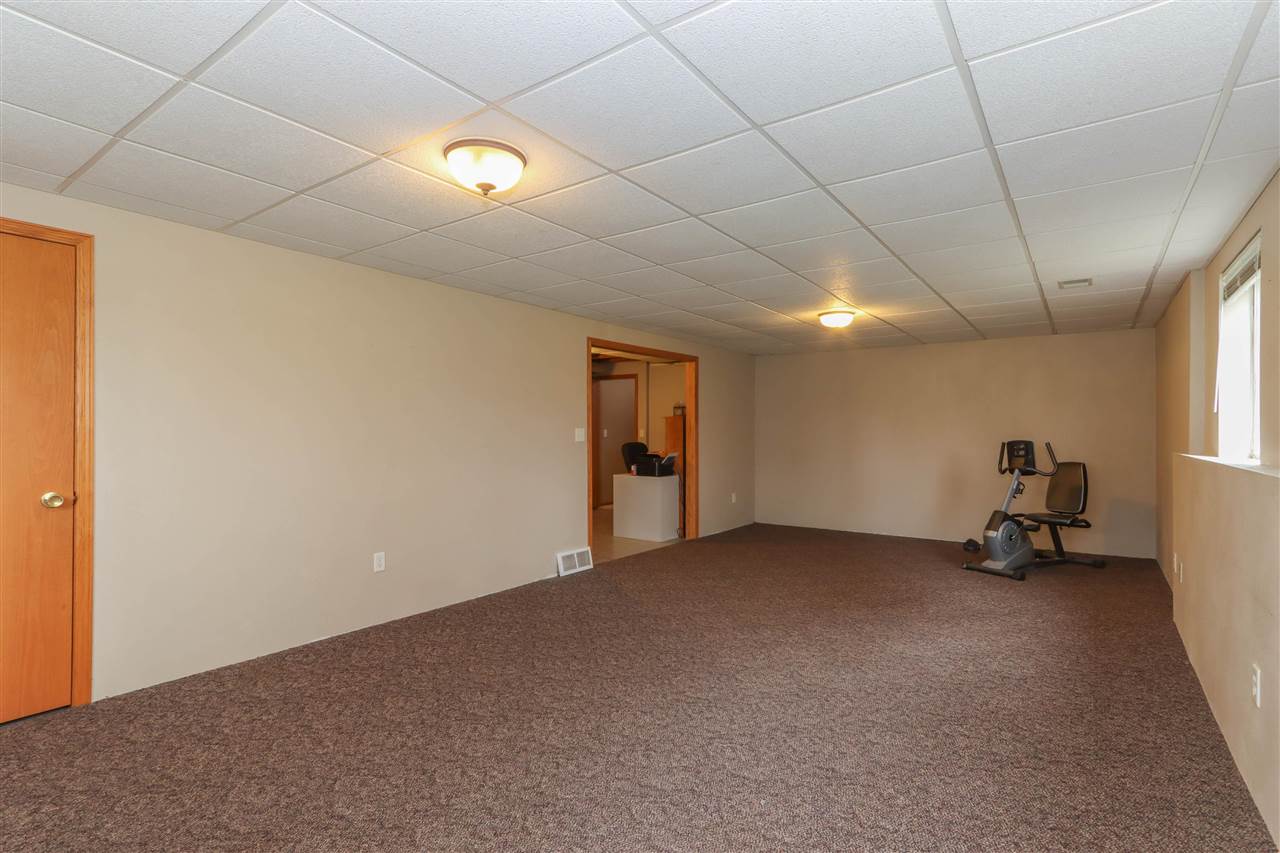 1107 E Adams Street Washington IA 52353