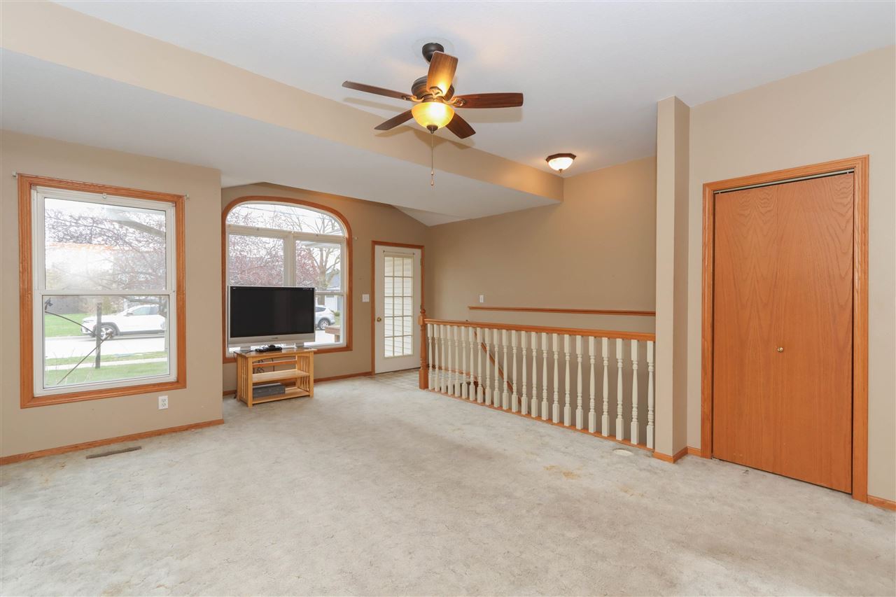1107 E Adams Street Washington IA 52353
