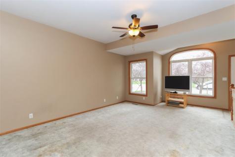 1107 E Adams Street Washington IA 52353