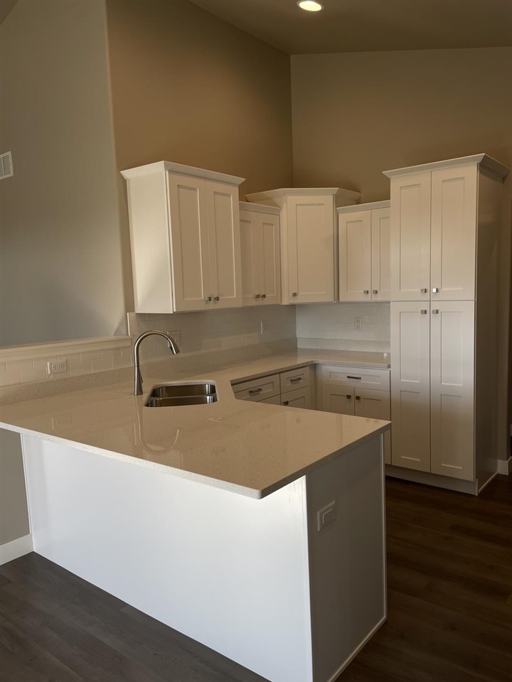 1943 Coquina Avenue Tiffin IA 52340