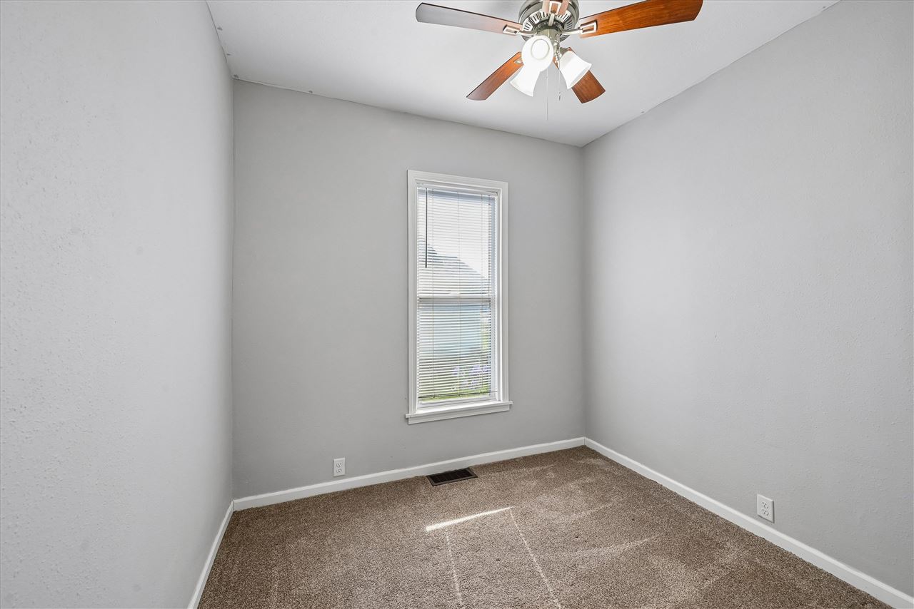 648 SW 22nd Avenue Cedar Rapids IA 52404