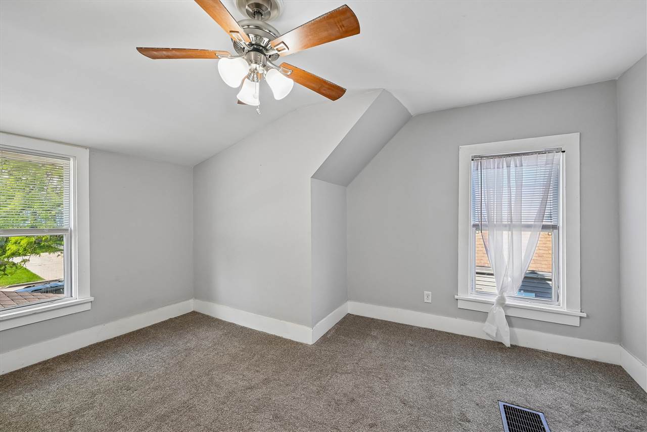 648 SW 22nd Avenue Cedar Rapids IA 52404