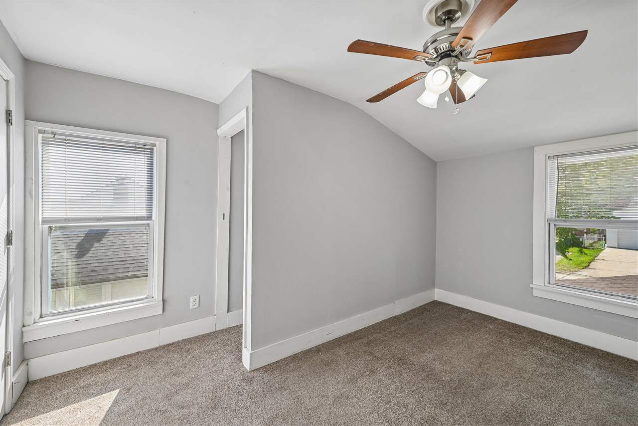 648 SW 22nd Avenue Cedar Rapids IA 52404
