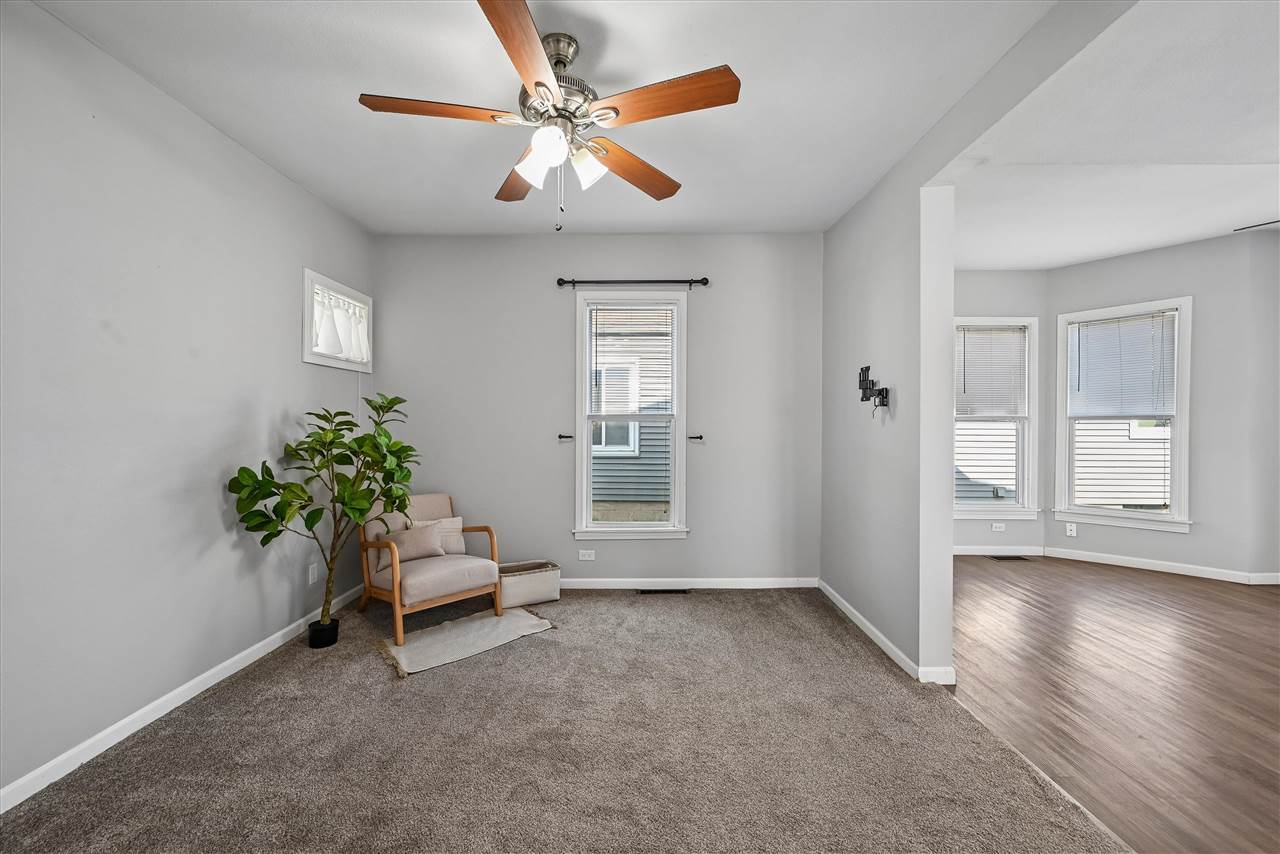 648 SW 22nd Avenue Cedar Rapids IA 52404