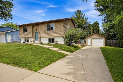 780 Prairie Ridge Road North Liberty IA 52317