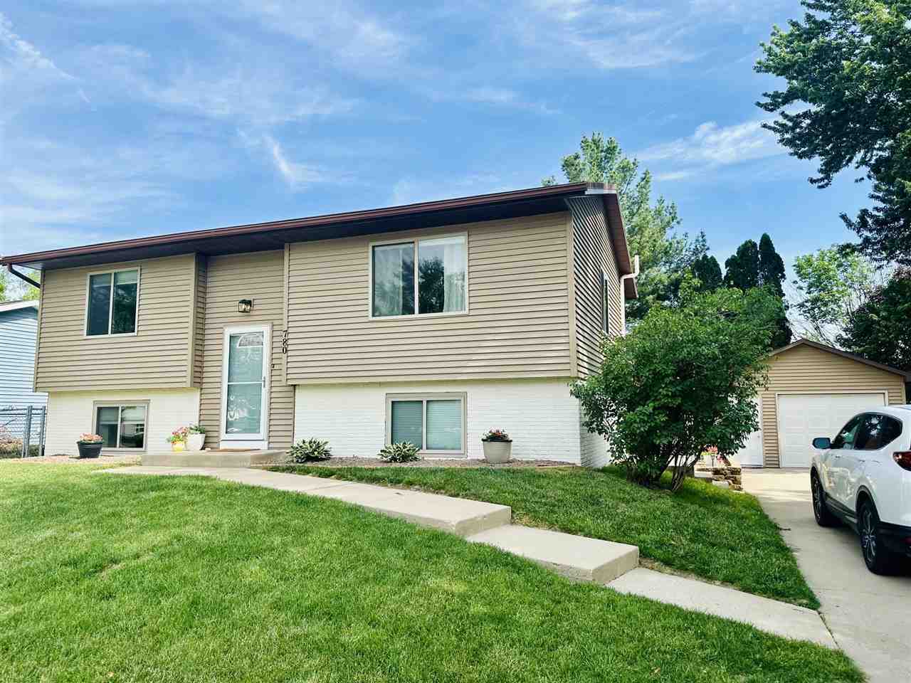 780 Prairie Ridge Road North Liberty IA 52317