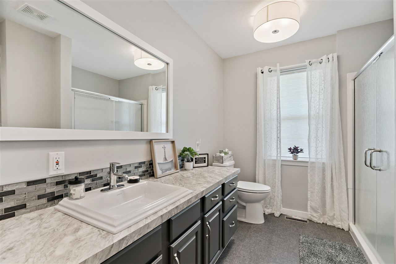 185 Erusha Drive Walford IA 52351