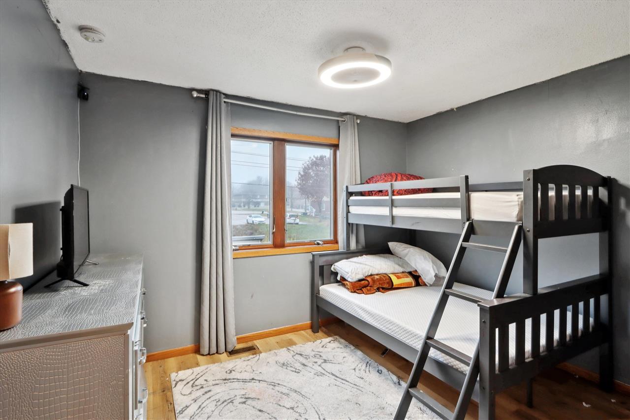 202 Cayman Street Iowa City IA 52245