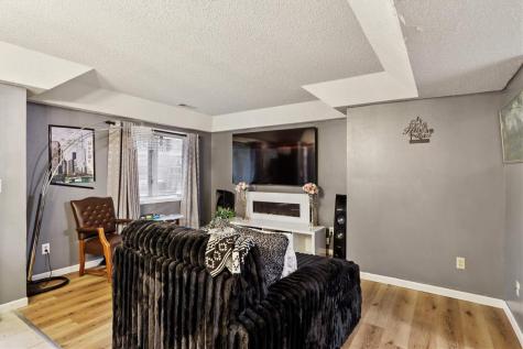202 Cayman Street Iowa City IA 52245