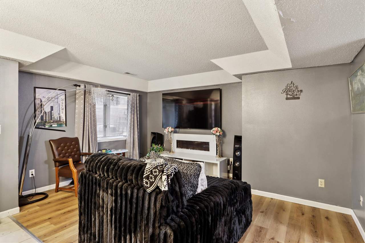 202 Cayman Street Iowa City IA 52245