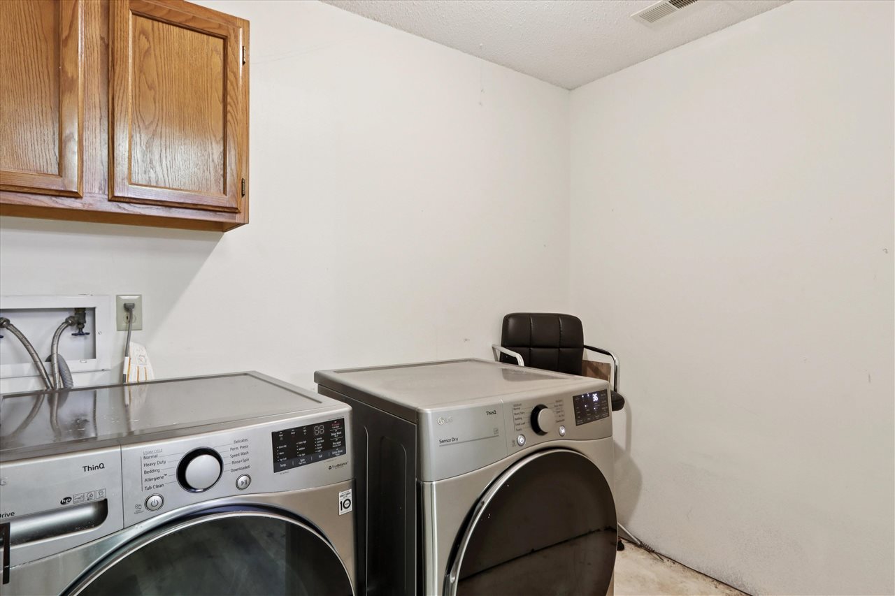 202 Cayman Street Iowa City IA 52245