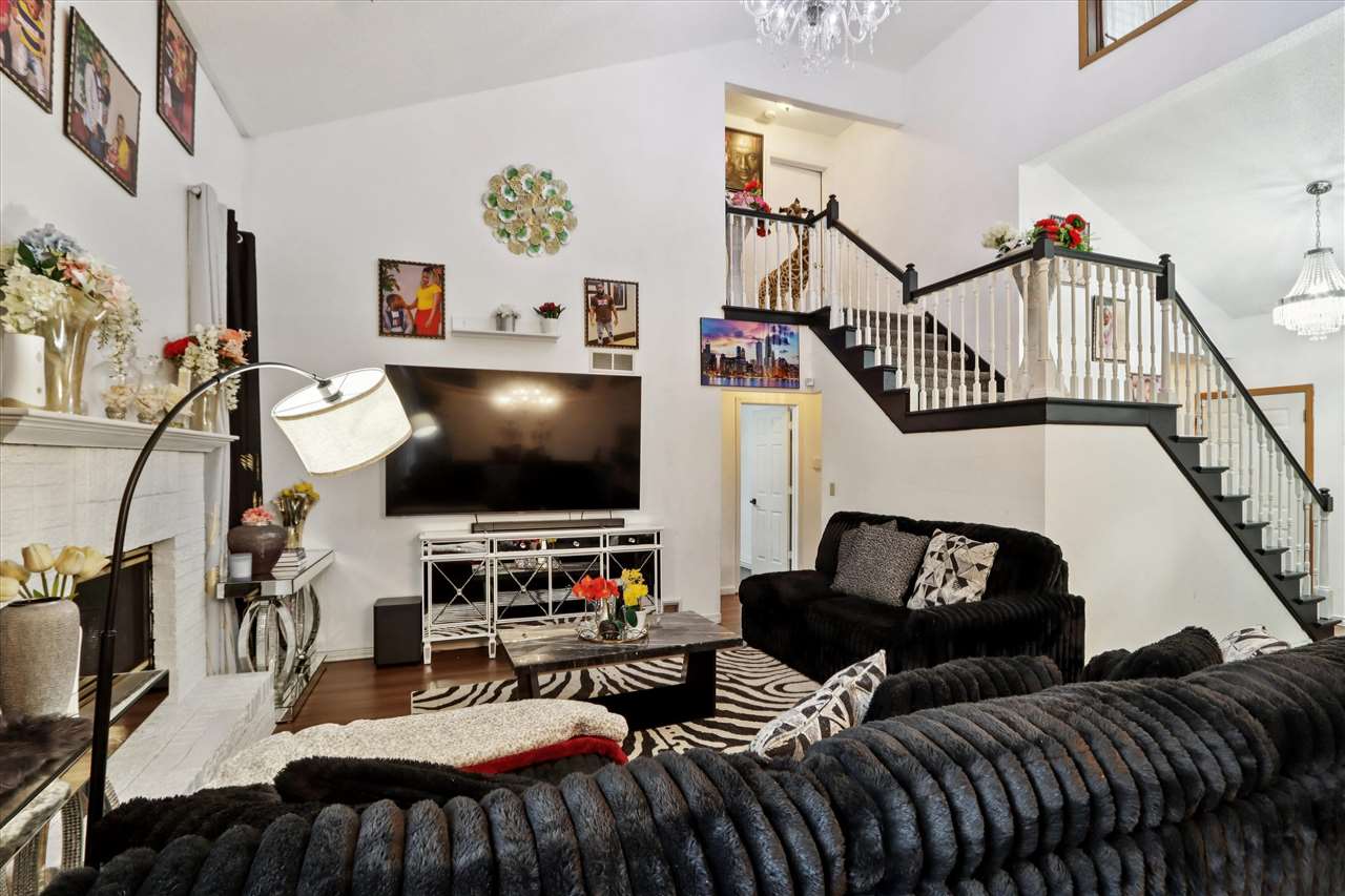 202 Cayman Street Iowa City IA 52245