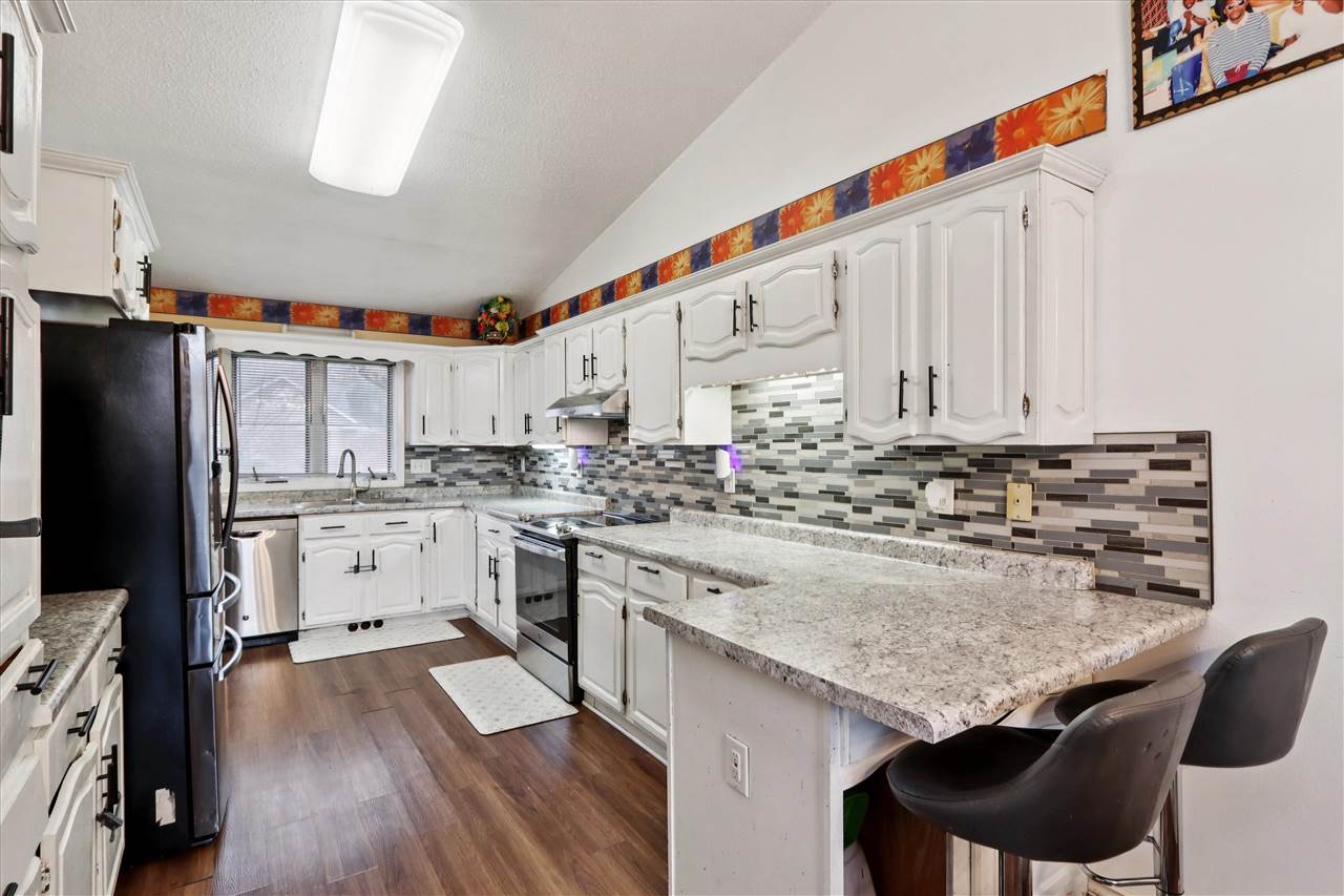 202 Cayman Street Iowa City IA 52245