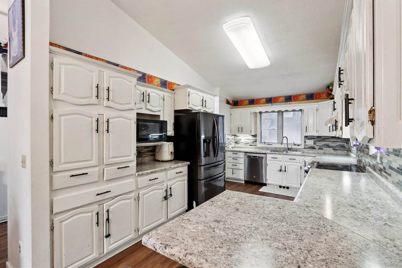 202 Cayman Street Iowa City IA 52245