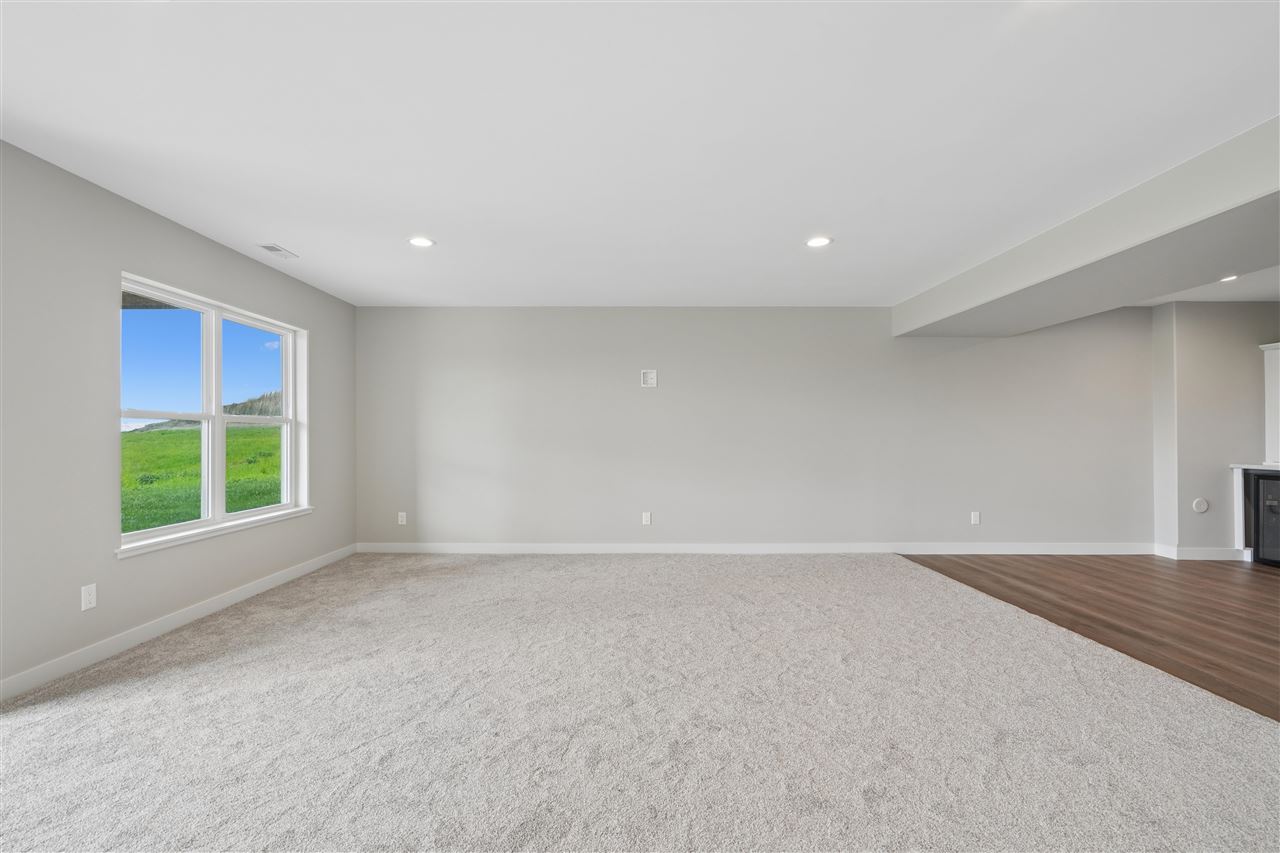 1537 Deerfield Drive Fairfax IA 52228