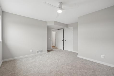 1537 Deerfield Drive Fairfax IA 52228