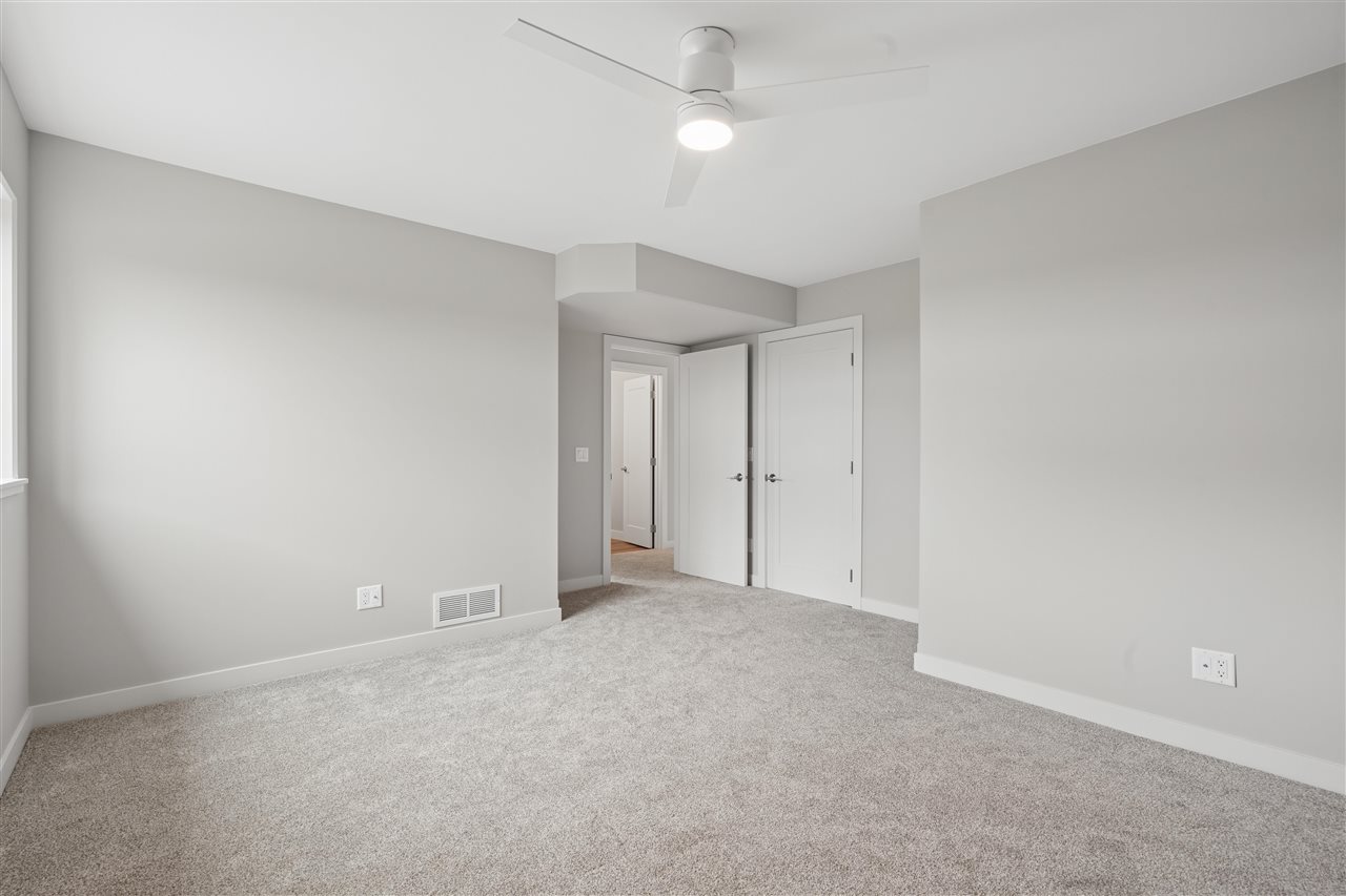1537 Deerfield Drive Fairfax IA 52228