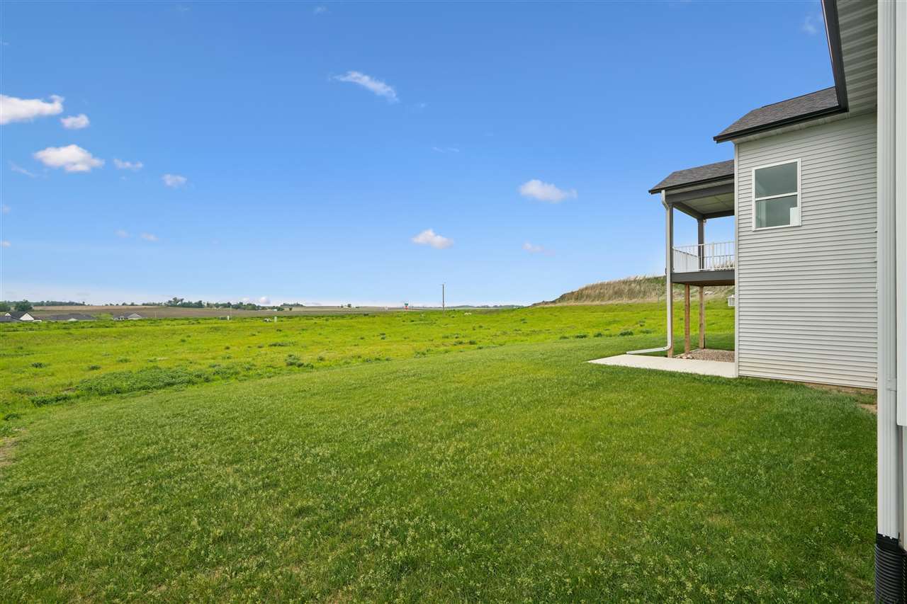 1537 Deerfield Drive Fairfax IA 52228