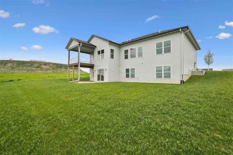 1537 Deerfield Drive Fairfax IA 52228