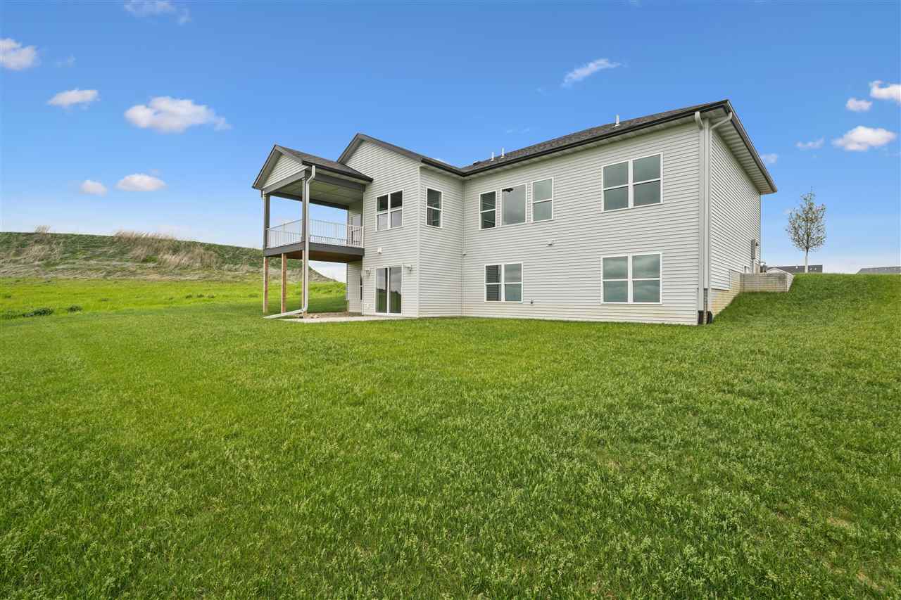 1537 Deerfield Drive Fairfax IA 52228