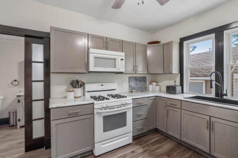 1903 10th Avenue Belle Plaine IA 52208