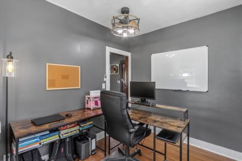 1903 10th Avenue Belle Plaine IA 52208