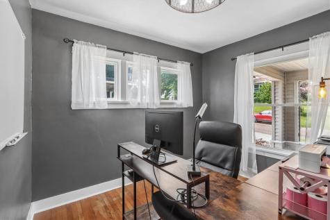 1903 10th Avenue Belle Plaine IA 52208
