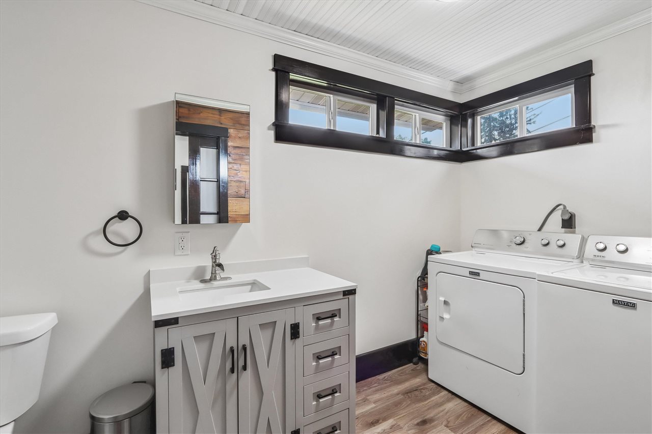 1903 10th Avenue Belle Plaine IA 52208