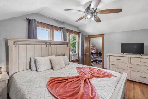 1903 10th Avenue Belle Plaine IA 52208