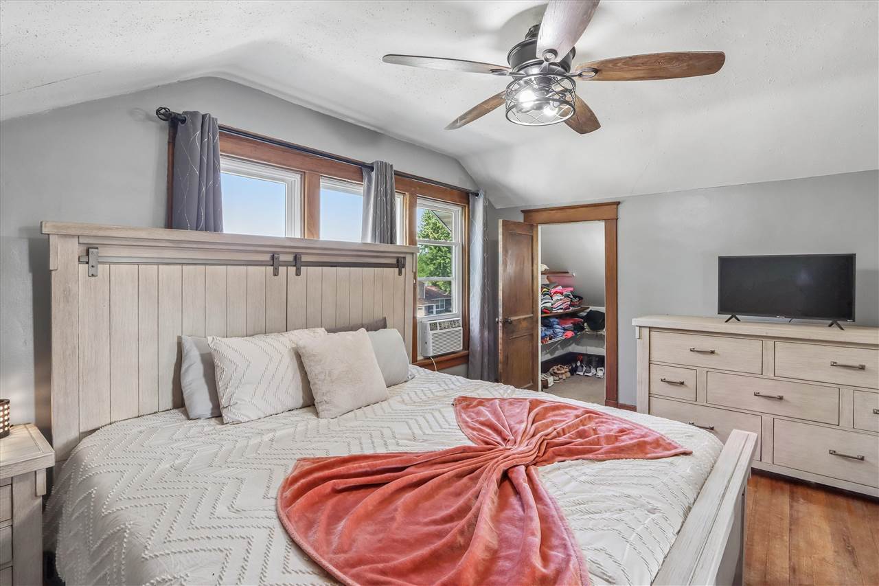 1903 10th Avenue Belle Plaine IA 52208