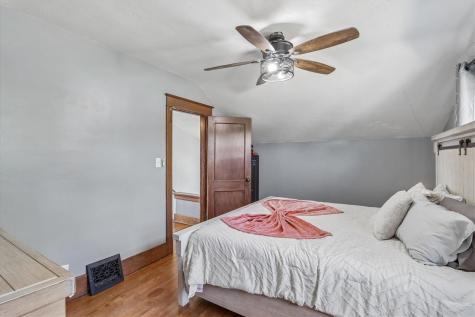 1903 10th Avenue Belle Plaine IA 52208