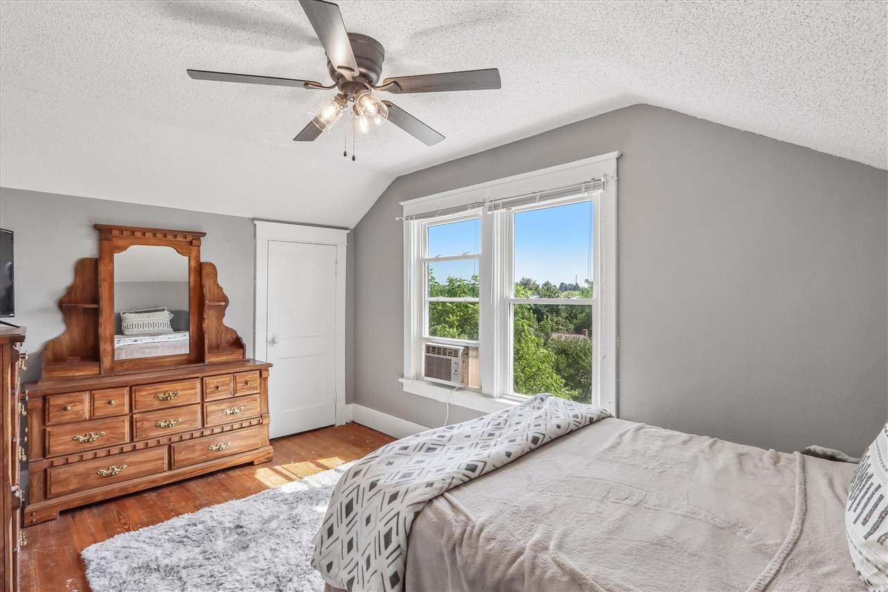 1903 10th Avenue Belle Plaine IA 52208