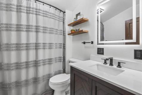 1903 10th Avenue Belle Plaine IA 52208