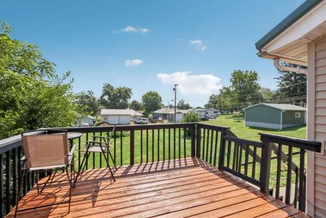 1903 10th Avenue Belle Plaine IA 52208