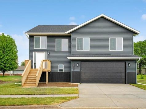 1420 Duncan Drive Muscatine IA 52761