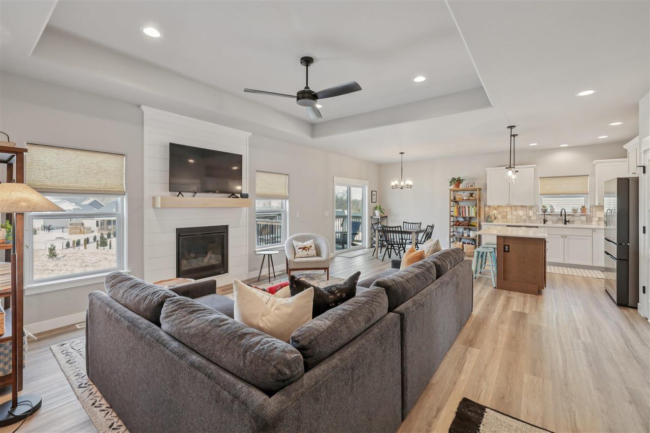 1310 E Gable Way Tiffin IA 52340