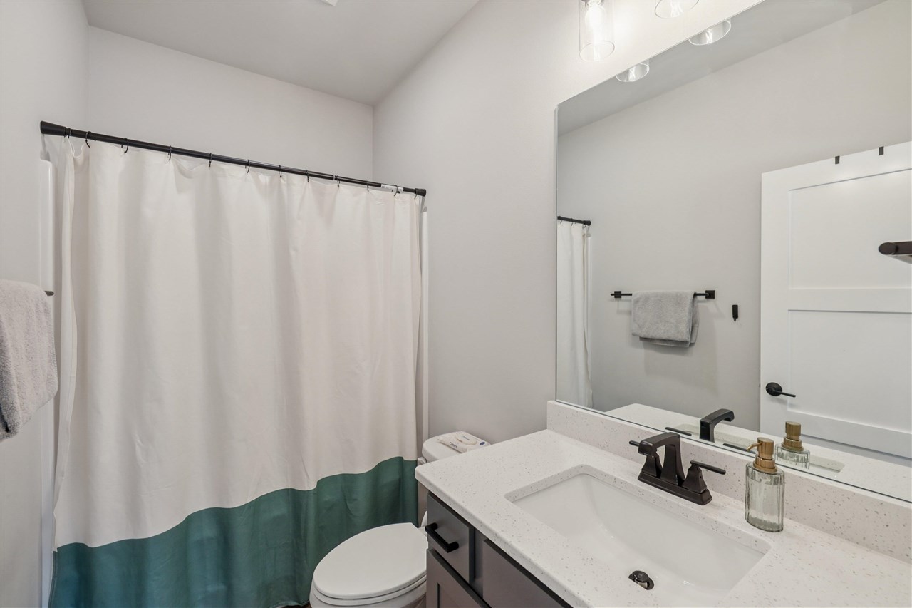 1310 E Gable Way Tiffin IA 52340