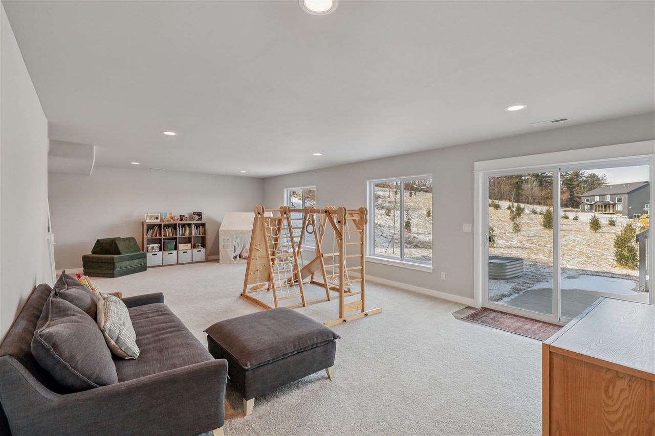 1310 E Gable Way Tiffin IA 52340