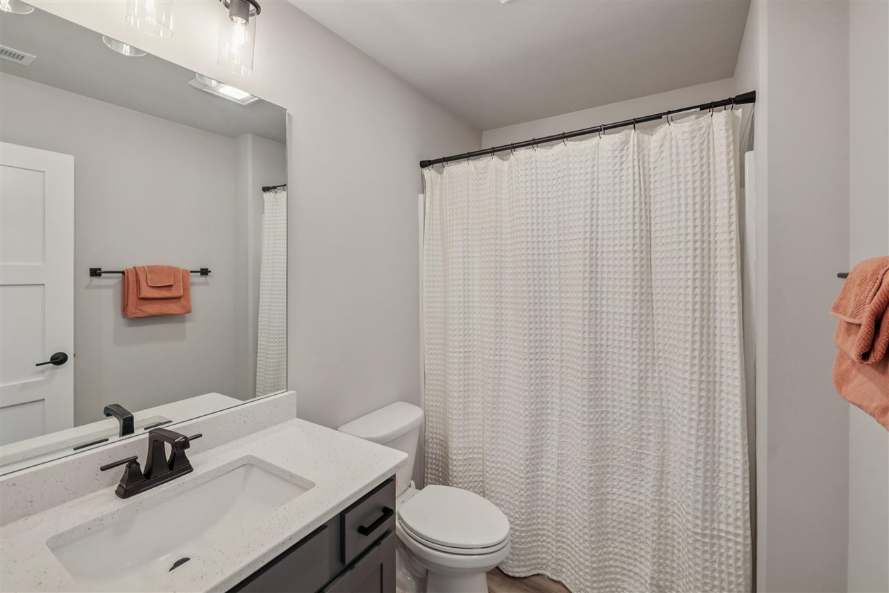 1310 E Gable Way Tiffin IA 52340