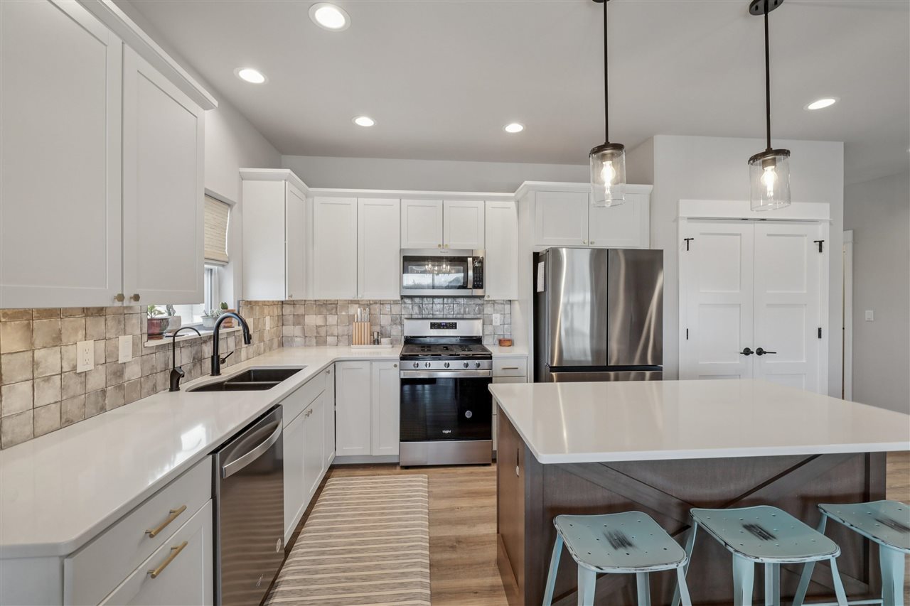 1310 E Gable Way Tiffin IA 52340