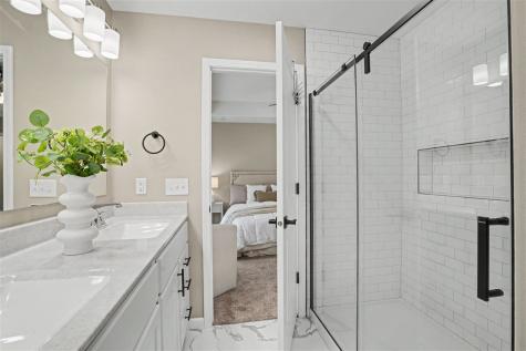 565 Dakota Avenue Tiffin IA 52340