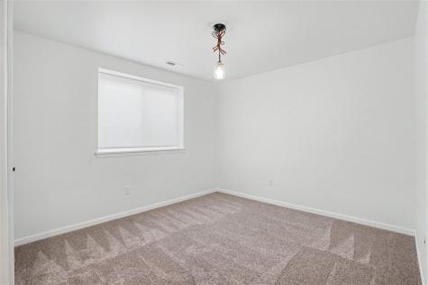 565 Dakota Avenue Tiffin IA 52340