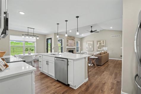 565 Dakota Avenue Tiffin IA 52340