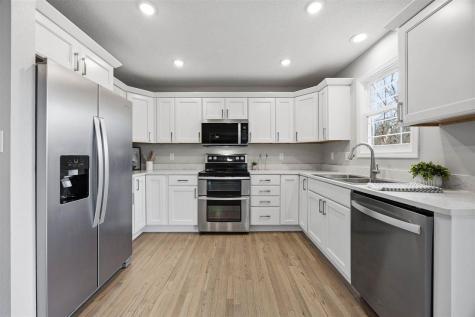 3310 Riverside Drive NE Cedar Rapids IA 52411